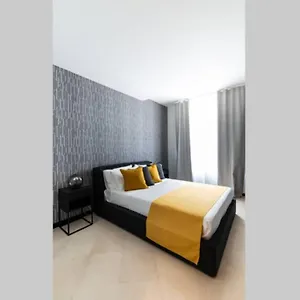 Apartman Laus App.2 - Art & Design Nel Cuore Di - Via Dante Alighieri 